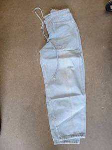 lot 20006 image: New Collection Jeans Pants Size M