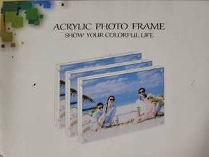lot 20434 image: Wall-Mount Acrylic Photo Frame 5x7 inches