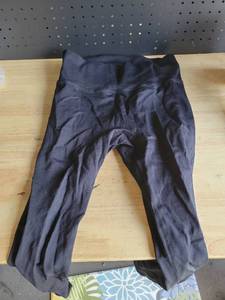 lot 20221 image: Black Leggings with Ribbed Waistband Large