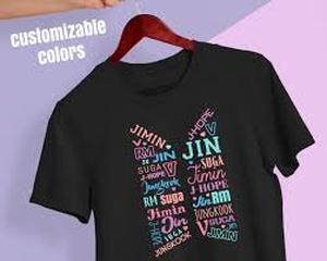 lot 2197 image: Black T-shirt with K-POP size M