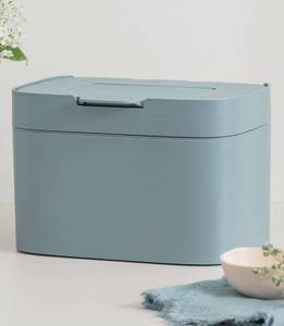 lot 1592 image: KAZAI. Compost Bin Kitchen Elin  1.2 GAL  4.5L Countertop Compost Bin with Lid & Carbon Filter  Odor-Free, Dishwasher Safe, with Inner Bucket  Small Indoor Kitchen Composter  Stone-Blue