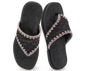 lot 4452 image: ONCAI Womens Flat Slide Sandals,Casual Yoga Mat Dressy Flip Flop Thong Sandals for Woman 2026 Black US Size 9 Non-slip Rubber Sole Walking Summer Beach Comfort Lightweight Ladies Slide Shoes