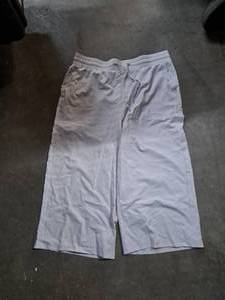 lot 4173 image: Womens Pants Size XL