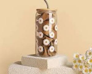 lot 6318 image: CHENGU Daisy Birthday Gifts Box with Hair Clip, Scrunchie, Card