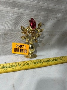 lot 25971 image: Golden Red Rose Decor