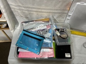 lot 26000 image: Misc. Cricket Supplies