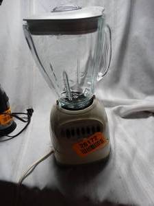 lot 26172 image: Vintage Osterizer Blender