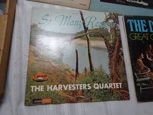 lot 26115 image: Lot of Misc. Records and Discs