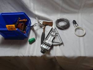 lot 26131 image: Lot of Misc. Garage Items