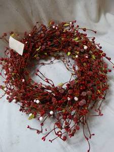 lot 26141 image: Berry Decorative Wreath
