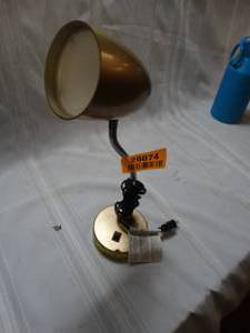 lot 26074 image: Desk Lamp