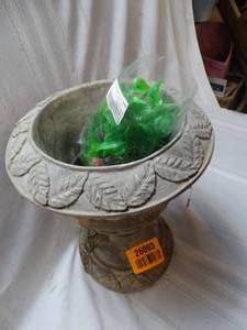 lot 26093 image: Beautiful Bird Bath w Fake Flowers