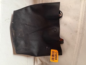 lot 25859 image: Black Sleek Bag