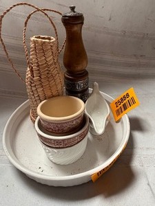 lot 25888 image: Lot of Misc. Vintage Items