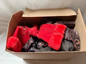 lot 25923 image: Lot of Misc. Womens Shoes