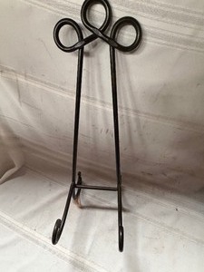 lot 25930 image: Metal Picture Stand Frame