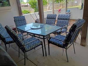 lot 893 image: Outdoor Patio Table with Lazy Susan and 6 Chairs with Cushions.  28 x 64 x 39