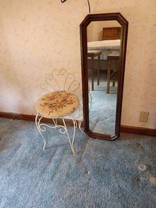lot 907 image: Vanity Chair and Mirror.    Chair 24 x 14 and mirror 41 x 13.  Located upstairs