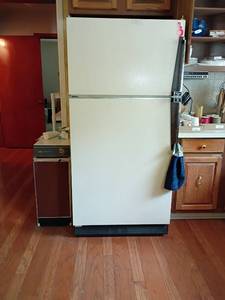 lot 935 image: Amana Refrigerator.  68 x 32 x 35.  Needs cleaned