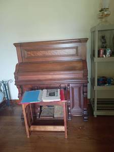 lot 946 image: Antique Reed Organ with Bench    Organ 50 x 45 x 25.  Bench 22 x 24 x 11