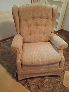lot 977 image: La Z Boy  Swivel, Rocking Chair.   Located in basement