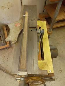 lot 1021 image: Duro Metal Prod Co Power Tools Model 730 Jointer. 38 x 21 x 31