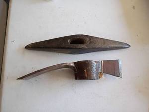 lot 1046 image: Vintage Pick Axe and Mattocks Axe Heads NO Handles