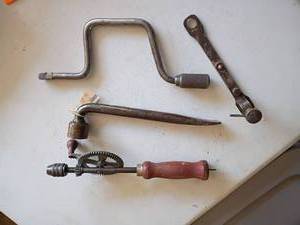 lot 1047 image: Another Vintage 1920s Ford Model T Wrench and More