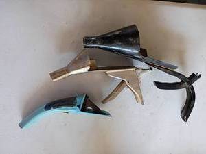 lot 1051 image: Vintage Oil Spouts