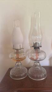 lot 1101 image: 2 Oil Lamps with Glass Bases and Chimneys