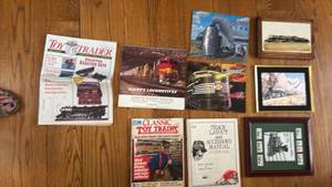 lot 1160 image: Lionel Train Collector Lot Magazines, Manuals, Prints and Ephemera
