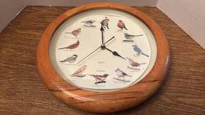 lot 1202 image: MFA Bird Species Quartz Wall Clock 1997