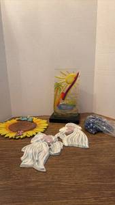 lot 1215 image: Decorative Acrylic Figurine Fish, Plastic Cylinder Base Sun Beach Scene and more