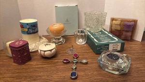 lot 1224 image: PartyLite  Candles and other home decor