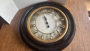 lot 1237 image: 26 inch Clock