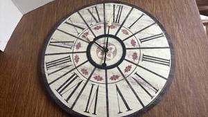lot 1238 image: 24 inch Clock