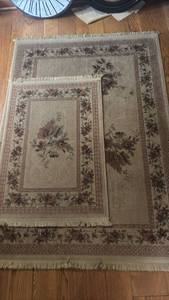 lot 1241 image: SmartRugs Floral Area Rug 2-Piece Set with Borders. Largest 67x46