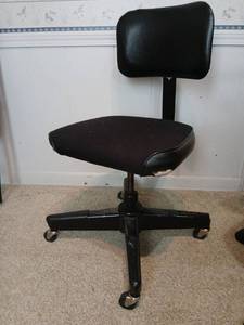 lot 1346 image: Black Office Task Chair with Padded Seat and Backrest