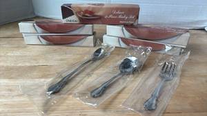 lot 1401 image: Oneida Deluxe 3-Piece Baby Set Stainless Steel qty 5 boxes