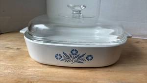 lot 1403 image: Corning Ware Casserole Dish with Glass Lid Blue Cornflower