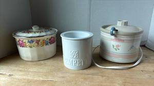 lot 1414 image: Mini Crock Pot, Dip Chiller and more