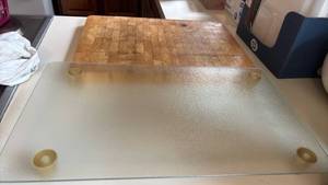 lot 1421 image: Glass Cutting Board with Feet 20X12 and Butcher Block Cutting Board