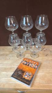 lot 1428 image: Set of 8 Stemmed Wine Glasses with Friends Complete Ninth Season DVD