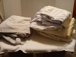 lot 1501 image: Sheets, Queen