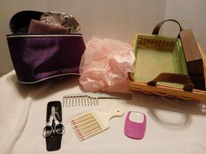 lot 1508 image: Baskets, bags, makeup,nail care, hair combs