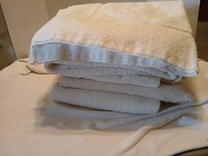 lot 1523 image: Towels
