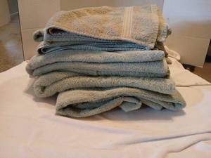 lot 1524 image: Towels