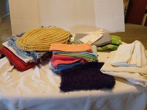 lot 1541 image: Placemats and napkins
