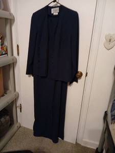 lot 1554 image: Womens dress with blazer and undercloth
