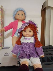 lot 1602 image: Doll Babies